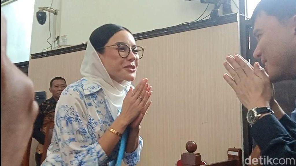 Nikita Mirzani Ubah Penampilan Usai Disebut Gak Sopan Selama Sidang