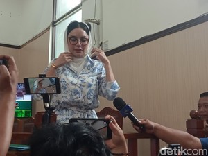 Nikita Mirzani Klaim Jadi Korban Skenario Penjebakan oleh Reza Gladys