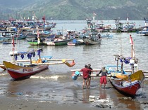 Pelabuhan Popoh Bersiap Jadi Pusat Logistik Ikan Selatan Jawa