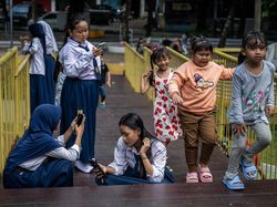 Pelajar Nikmati Internet Publik Aman di Jakarta, Dukung Ruang Digital Ramah Anak