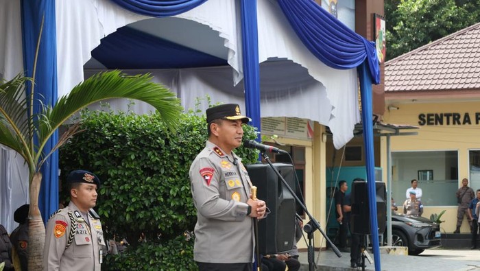Polda Riau meluncurkan Pamapta yang akan hadir 24 jam melayani publik. Peluncuran Pamapta dipimpin langsung oleh Kapolda Riau Irjen Pol Herry Heryawan di Mapolresta Pekanbaru, Kamis (16/10/2025).