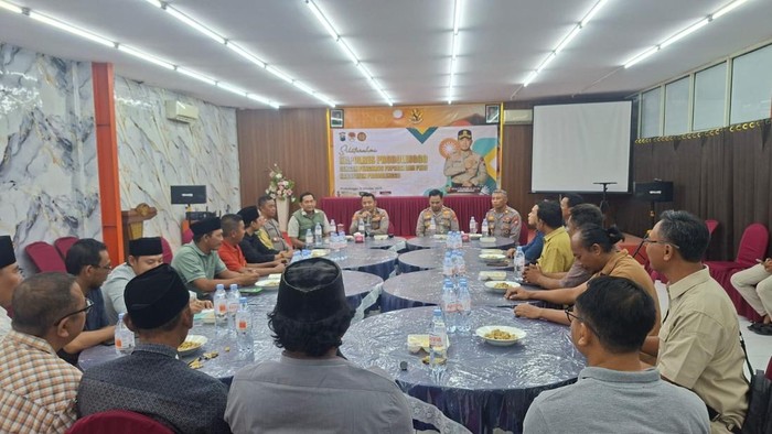 Polres Probolinggo Polres Probolinggo gelar silaturahmi dengan Persaudaraan Kepala Desa Indonesia (PKDI)