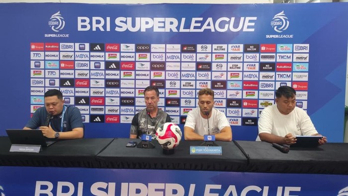 Jumpa pers PSIM Jogja jelang menghadapi Persita Tangerang di Stadion Indomilk Arena, Tangerang, Kamis (16/10/2025).
