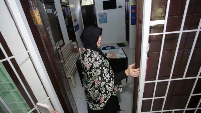 Wali Kota Banda Aceh Illiza Saaduddin Djamal saat melakukan inspeksi mendadak (Sidak) ke Pustu Pango Raya