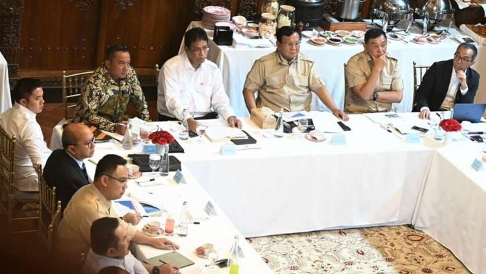 Ratas Kertanegara: Prabowo Arahan Teguh untuk Mentan dan Mendikti