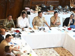 Ratas di Kertanegara, Prabowo Beri Arahan ke Mentan-Mendiktisaintek