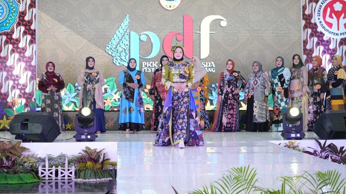 Sambut Hari Batik, TP. PKK dan Dekranasda Pemalang Gelar PDF Fest 2025