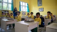 Program MBG yang digagas pemerintah bertujuan meningkatkan asupan gizi pelajar di sekolah sekaligus mendukung tumbuh kembang generasi muda Indonesia.  ANTARA FOTO/Nova Wahyudi