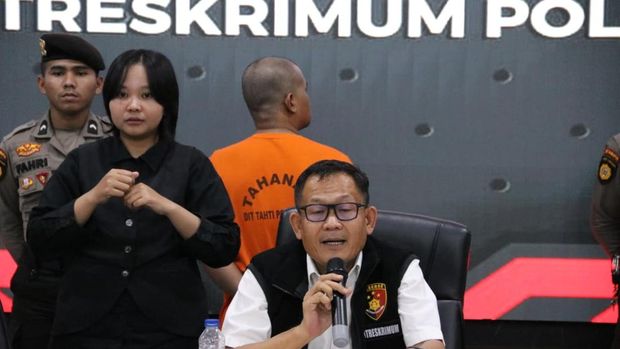 Sosok Jakson Sihombing, ketua ormas di Pekanbaru, Riau, yang ditangkap atas dugaan pemerasan terhadap perusahaan sawit, Kamis (16/10/2025).