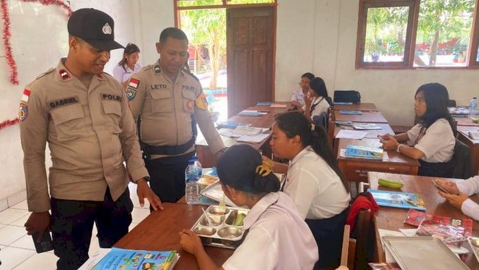 SPPG Polri salurkan MBG di Kupang, NTT.