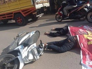 Dua Pemotor Tewas Tertabrak Truk Bermuatan LPG di Banyuasin