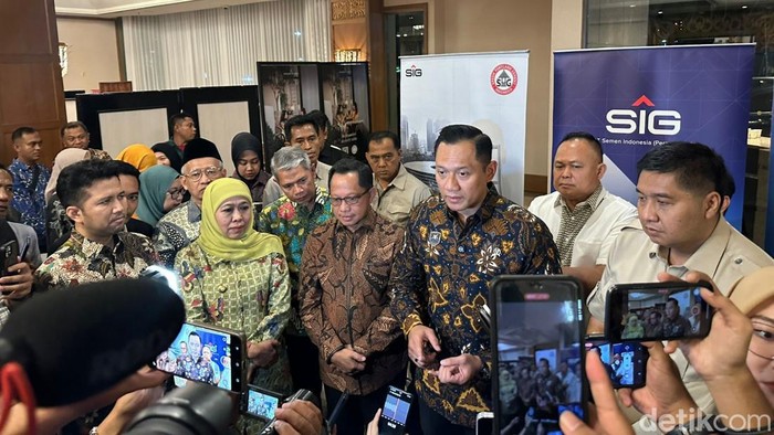 Tiga menteri sosialisasikan KUR di Surabaya. Menteri PKP Ara menyampaikan komitmen tentang rumah subsidi.