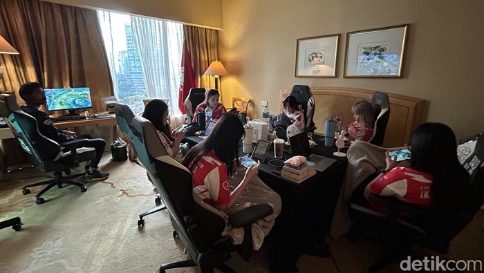 Pelatih Tim Nasional Mobile Legends: Bang Bang (MLBB) Putri Indonesia Ilyas Rahmanda menegaskan gelar juara sebagai target timnya di SEA Games 2025.