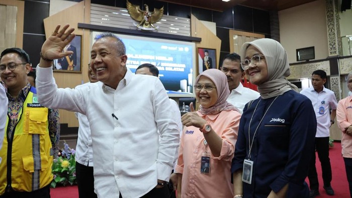 Wakil Ketua DPR RI Saan Mustopa saat kunjungan ke Sumsel. Wakil Ketua DPR RI Saan Mustopa saat kunjungan ke Sumsel.