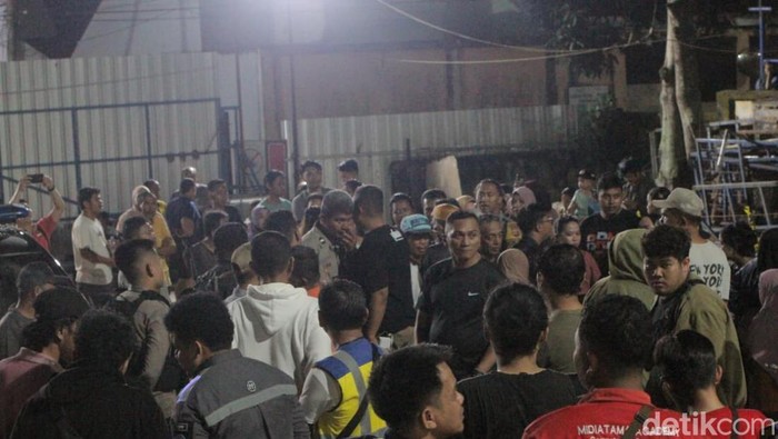 Warga geruduk proyek terowongan di Samarinda.