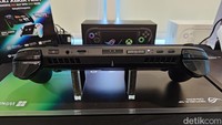 Handheld gaming PC besutan Asus ROG dengan Microsoft Xbox telah hadir di Indonesia. Begini wujudnya, yang memiliki desain grip mirp kontroler Xbox Series.