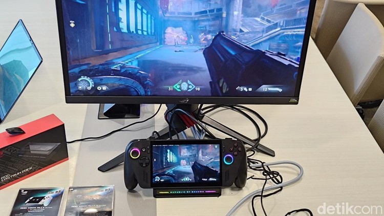 Handheld gaming PC besutan Asus ROG dengan Microsoft Xbox telah hadir di Indonesia. Begini wujudnya, yang memiliki desain grip mirp kontroler Xbox Series.
