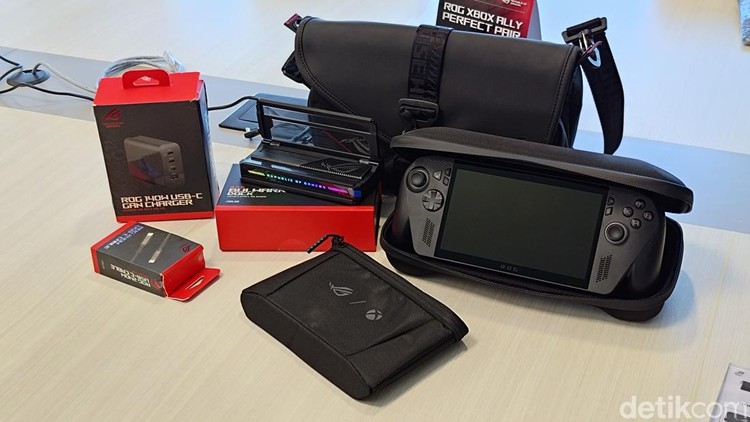Handheld gaming PC besutan Asus ROG dengan Microsoft Xbox telah hadir di Indonesia. Begini wujudnya, yang memiliki desain grip mirp kontroler Xbox Series.