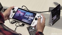 Handheld gaming PC besutan Asus ROG dengan Microsoft Xbox telah hadir di Indonesia. Begini wujudnya, yang memiliki desain grip mirp kontroler Xbox Series.