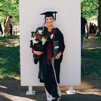 Amanda Rawles baru saja meemamerkan momen wisudanya. Artis 24 tahun itu diketahui lulus dari Macquarie University, Sydney, dengan mengambil jurusan Media and Communication. Foto: Instagram/@amandarawles