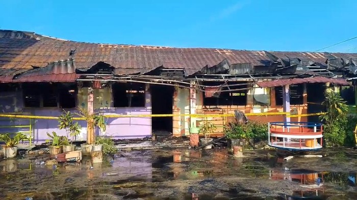 Bangunan TK Khodijah di Metro, Lampung, ludes terbakar. Bangunan TK Khodijah di Metro, Lampung, ludes terbakar.