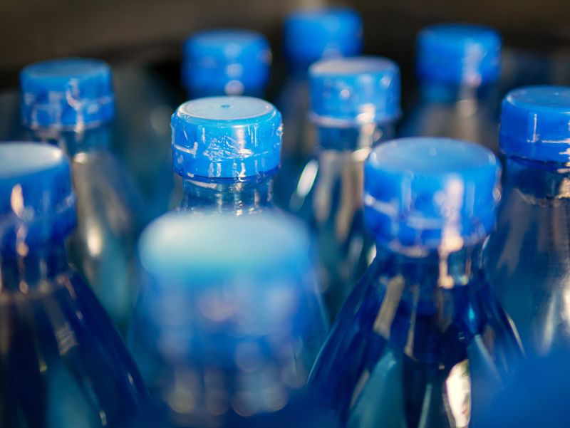 Ilustrasi botol air minum