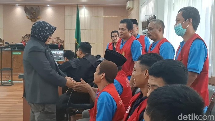 Suara Bergetar Bupati Siak, Minta Warga Terlibat Kasus Kerusuhan Divonis Ringan