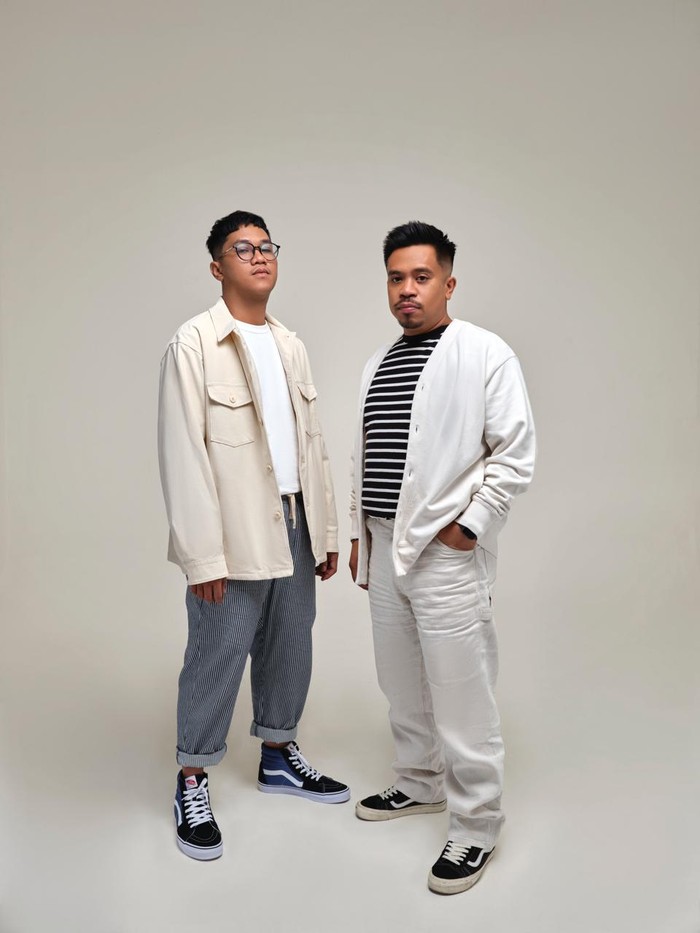 Duo Banjarmasin, Deorama, rilis single perdana Momen Terakhir Kita dengan kolaborasi musisi ternama.