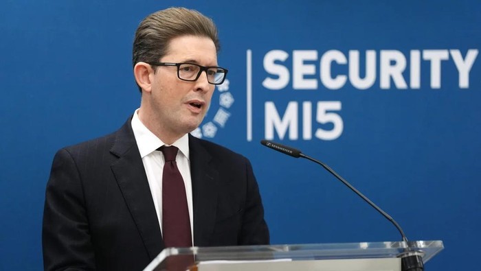 Director General of MI5, the UKs Security Service, Ken McCallum, delivers the annual Director Generals Speech at Thames House, the headquarters of the UKs Security Service in London on Thursday Oct.r 16, 2025. (Jonathan Brady /PA via AP)