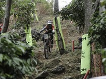 IDH 2025 Masuki Fase Akhir, Downhiller Berebut Juara Umum