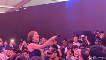 BCL mengajak konsumen iBox bernyanyi bersama. Foto: Adi Fida Rahman/detikINEt