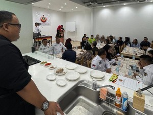 Dihadiri Andre Rosiade, IKM Gelar Pelatihan Masak Rendang di Tokyo