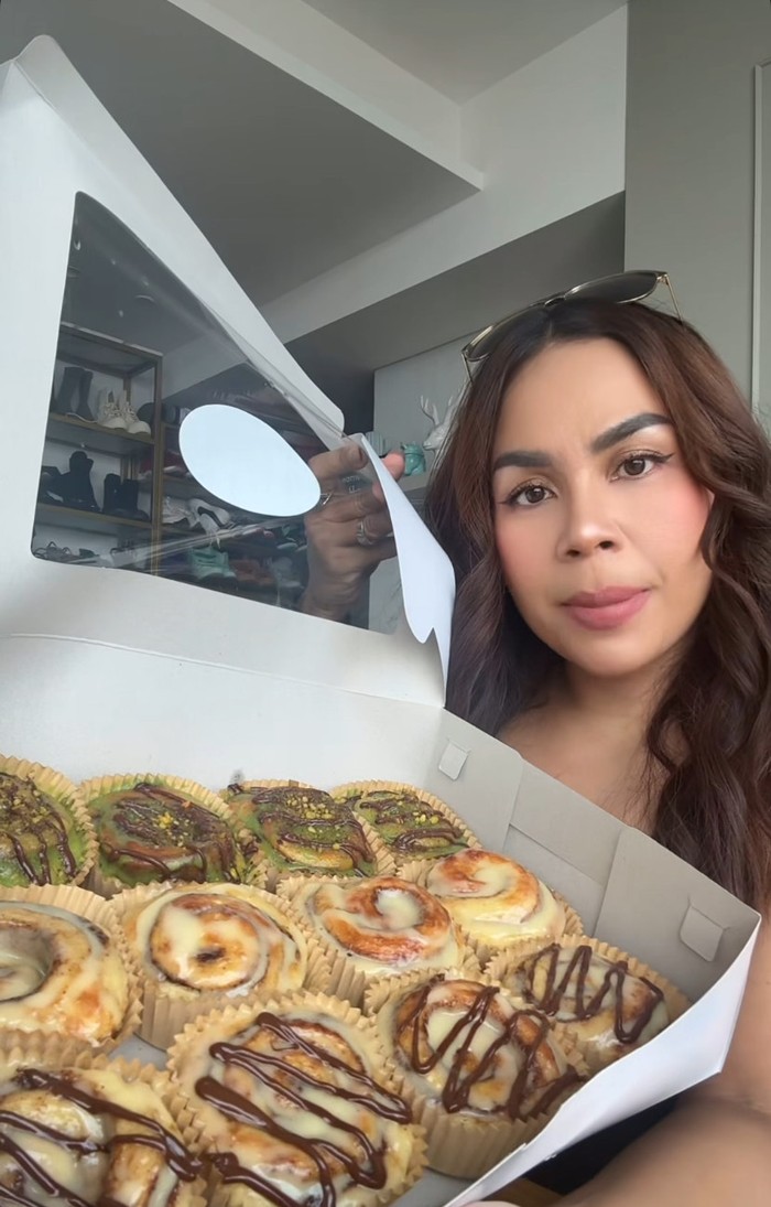 Instagram @melaney_ricardo