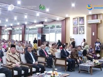 Rektor UGM Sapa Jokowi Alumni Kebanggaan di Dies Natalis Fakultas Kehutanan