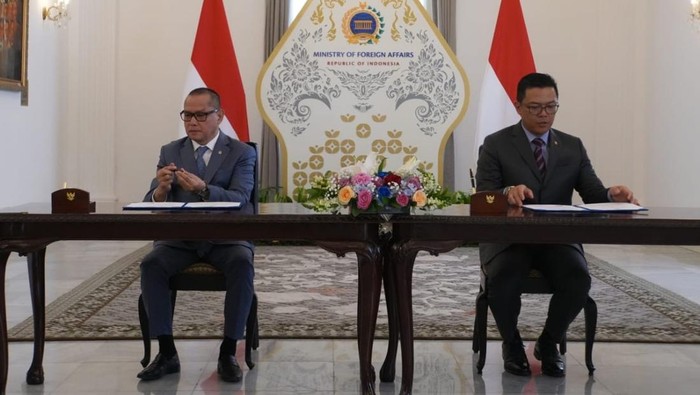 KemenP2MI-Kemenlu Teken MoU, Perkuat Pelindungan PMI di Luar Negeri