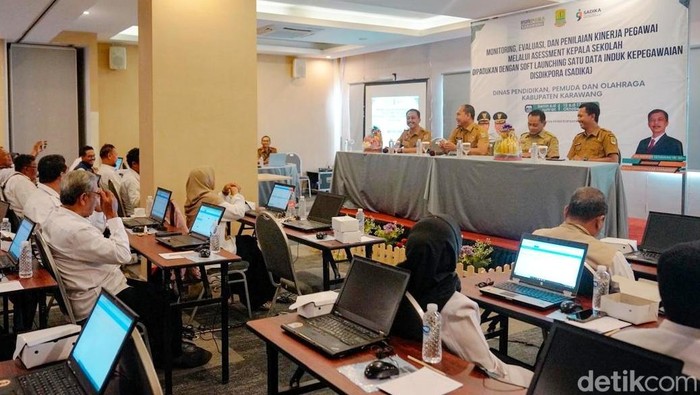 Kondisi kegiatan assessment kepala sekolah, yang dibuka oleh Sekretaris Daerah Kabupaten Karawang Kondisi kegiatan assessment kepala sekolah, yang dibuka oleh Sekretaris Daerah Kabupaten Karawang