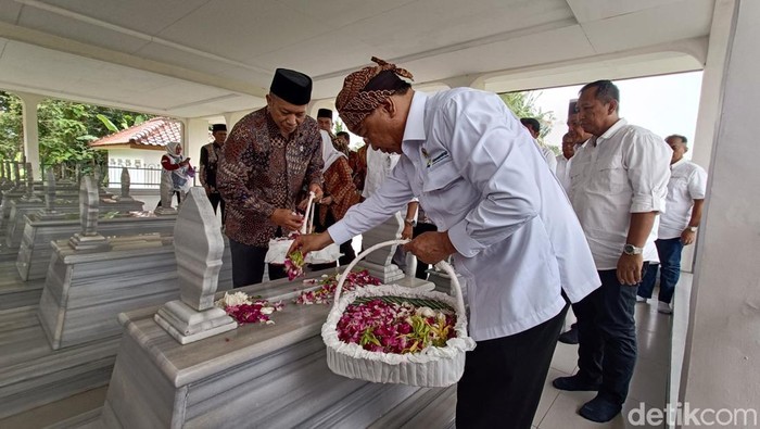 Kompleks makam Kakek Presiden Prabowo Subianto, RM Margono Djojohadikusumo yang diusulkan jadi cagar budaya di Desa Dawuhan, Kecamatan Banyumas.