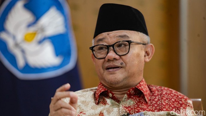 Mendikdasmen Abdul Muti-Jejak Pradana Mendikdasmen Abdul Muti dalam wawancara Jejak Perdana di Jakarta, Jumat (17/10/2025).