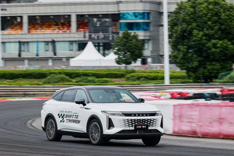 Omoda 09 SHS Omoda 09 SHS