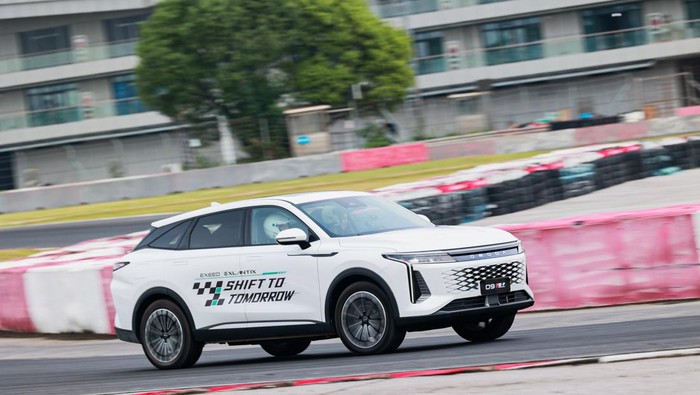 Intip Spesifikasi Mobil Hybrid Terbaru Omoda 09 SHS