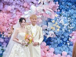 Pernikahan Mewah Tao Eks EXO, Diiringi 40 Cadillac Hingga Bagi-bagi iPhone 17