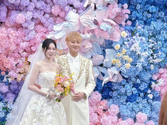 Pernikahan Huang Zitao dan Xu Yiyang