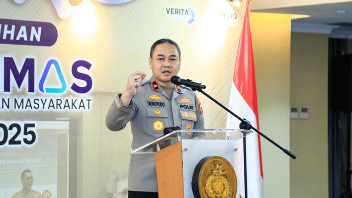 Personel Bidhumas Polda Riau mengikuti pelatihan SiPenmas yang digelar DIvisi Humas Polri, Jumat (17/10/2025).