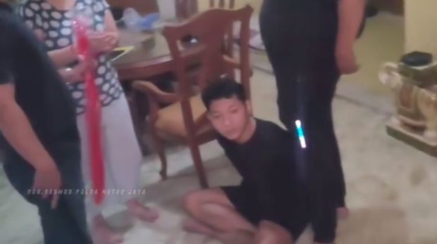 Polisi menangkap 9 orang tersangka penculikan, penyiksaan, dan pemerasan di Pondok Aren, Tangerang Selatan (Tangsel), Banten. (dok Resmob PMJ)
