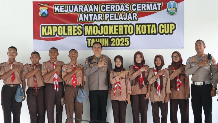 Polres Mojokerto Kota juga menggelar sejumlah lomba untuk siswa SMA dan SMK