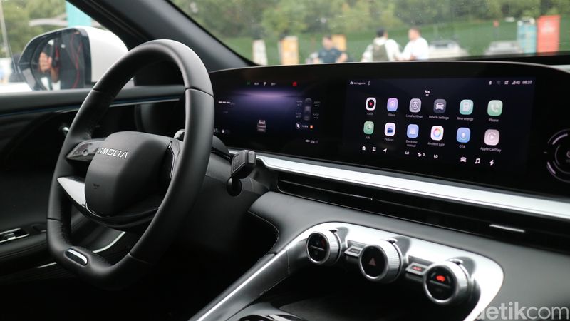 Satu lagi SUV premium dari China bakal menggoda orang kaya di Indonesia. Adalah Omoda O9 yang siap memanaskan pasar otomotif di Tanah Air.