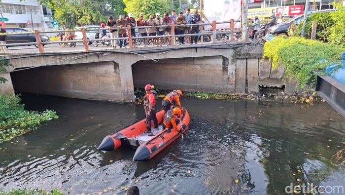 Semburan Air Berbau Gas di Rungkut Surabaya Sudah Berhenti