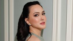 Totalitas! Shandy Aulia Pakai MUA Profesional Demi Foto Paspor-Visa Baru