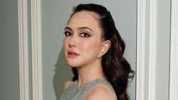 Totalitas! Shandy Aulia Pakai MUA Profesional Demi Foto Paspor-Visa Baru