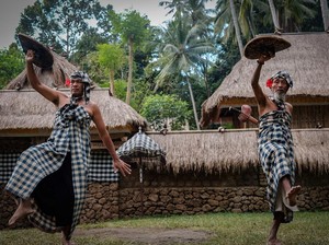 Tradisi Wong Perau dan Tari Canglongleng Resmi Jadi WBTB Nasional